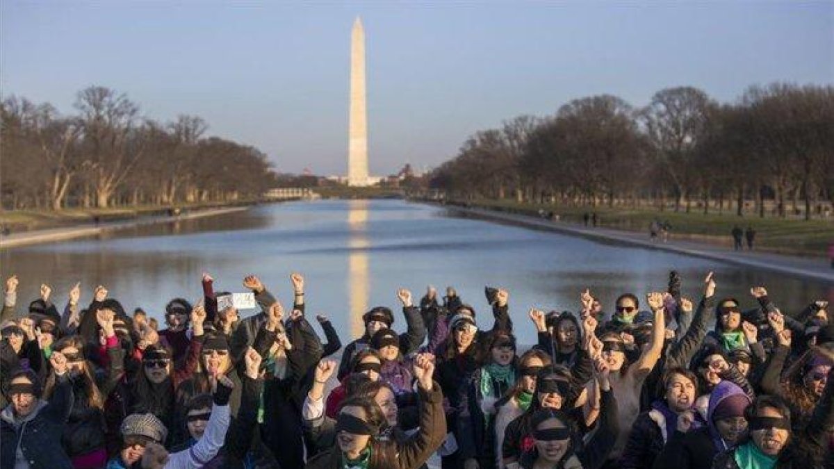 Mujeres realizan en Washington Un violador en tu camino.-EFE