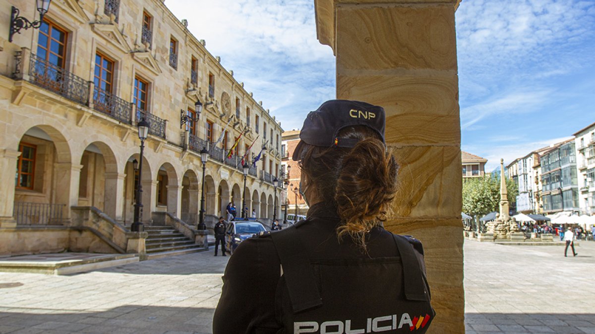 La Policía Nacional llevó la investigación de la violación en Soria y realizó la detención en Bilbao. MARIO TEJEDOR