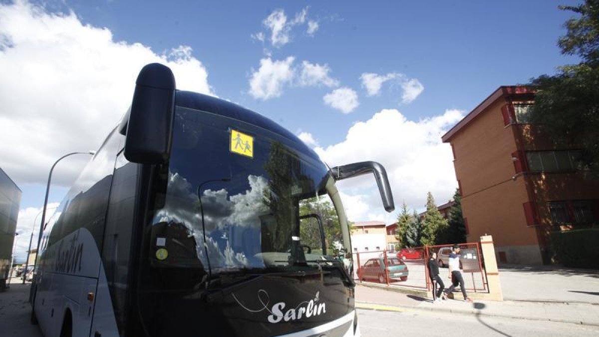 Autobús de transporte escolar.-LUIS ÁNGEL TEJEDOR