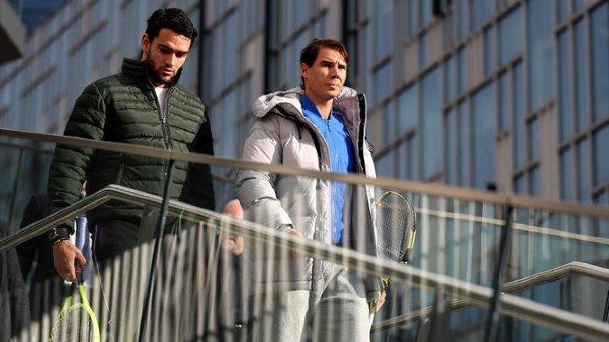 Rafael Nadal y Matteo Berrettini llegan al O2 Arena.-ALEX PANTLING (GETTY)