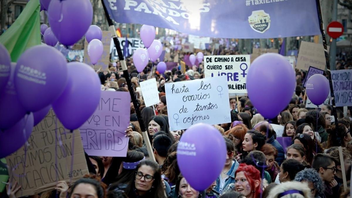 Manifestación feminista de ayer.-EL PERIÓDICO