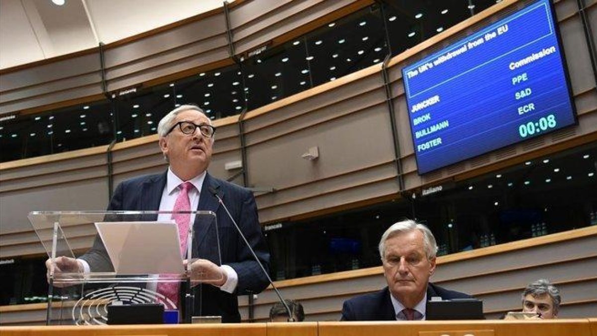 Jean-Claude Juncker en el Parlamento Europeo.-AFP / EMMANUEL DUNAND