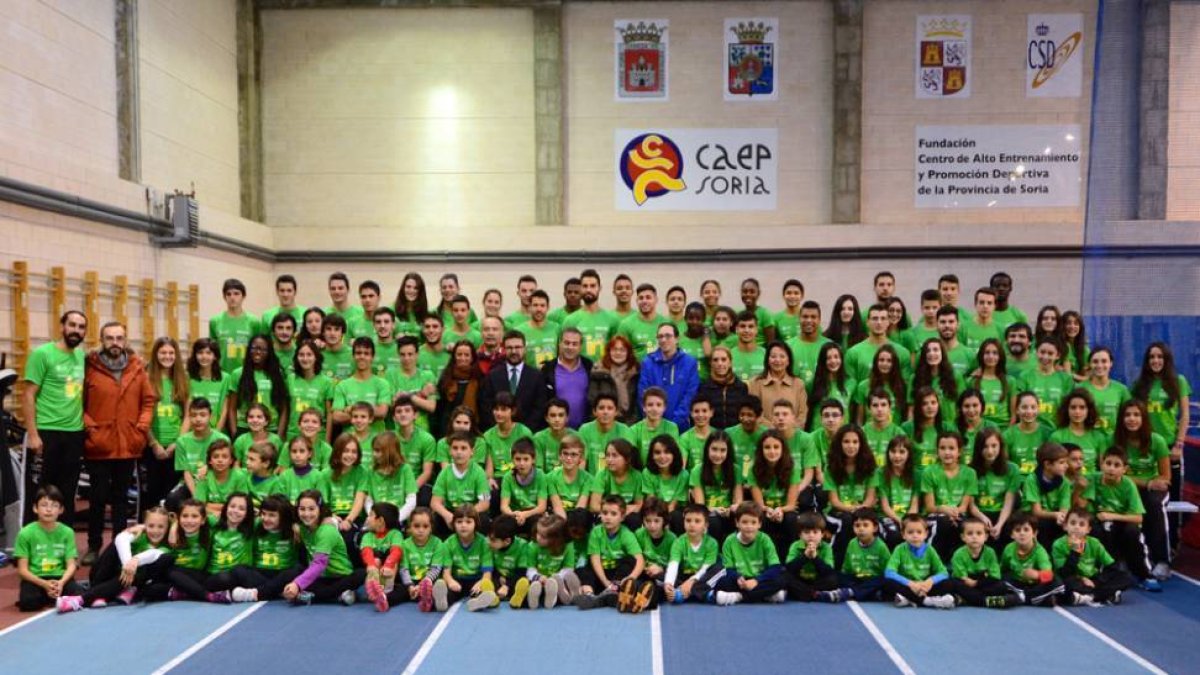 Integrantes del club de atletismo Soria Pura Vida presentado ayer.-Álvaro Martínez