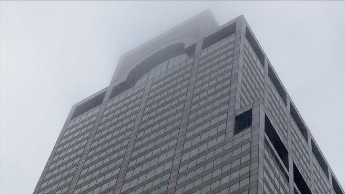 El edificio donde se ha producido el choque del helicóptero en Nueva York.-REUTERS
