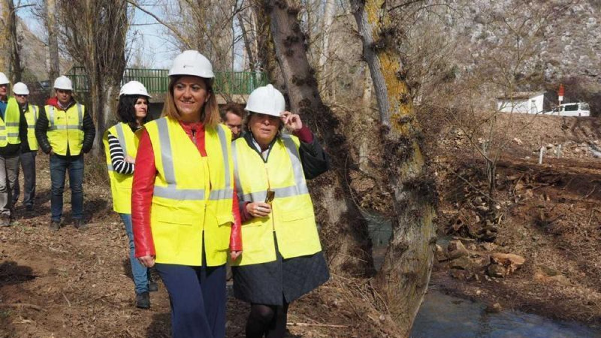 Barcones y Danés visitando el río Andaluz.-HDS