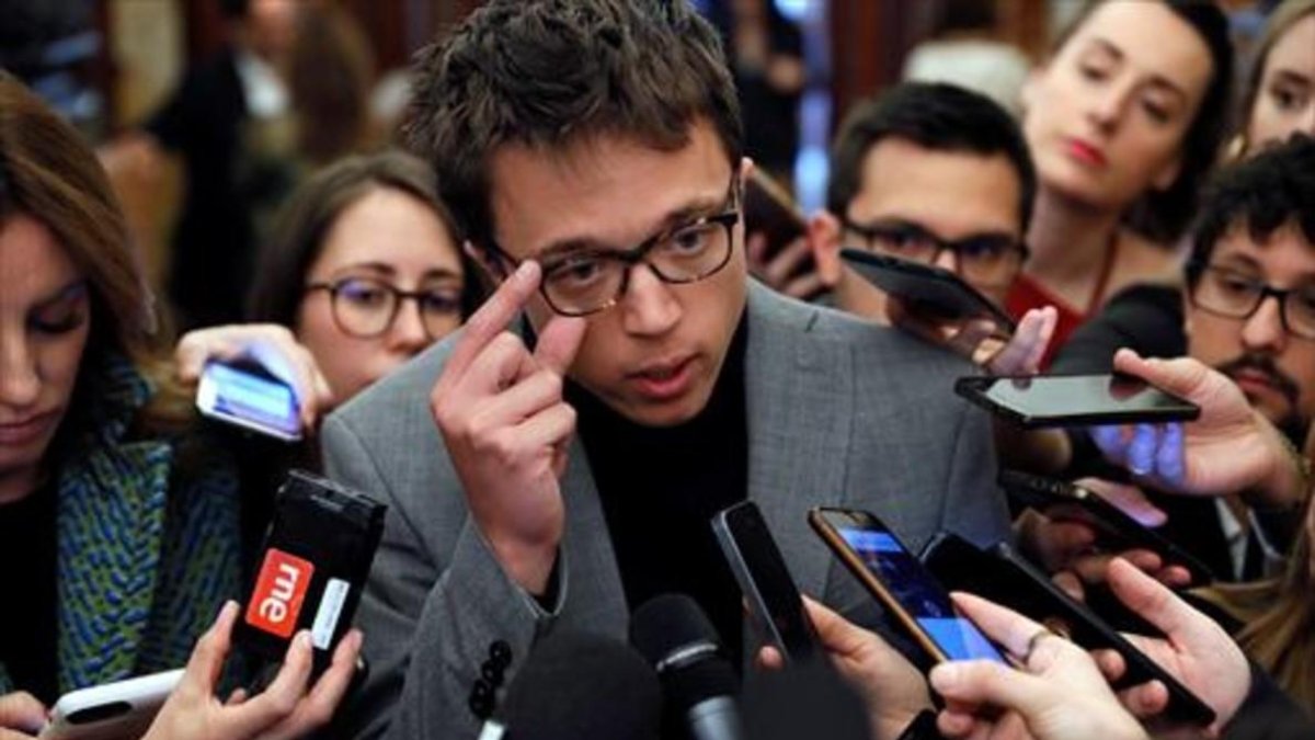 Íñigo Errejón ante la prensa, el pasado jueves en el Congreso.-EFE