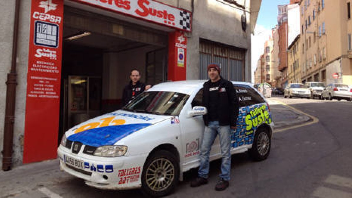 Agustín Álvaro y su copiloto Adrián Gómez participan este fin de semana en el Rallye de Lorca. -