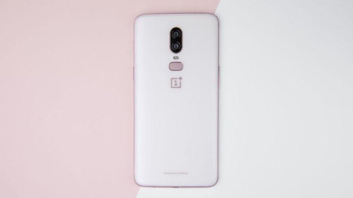 Nuevo OnePlus 6 en color blanco.-EL PERIÓDICO