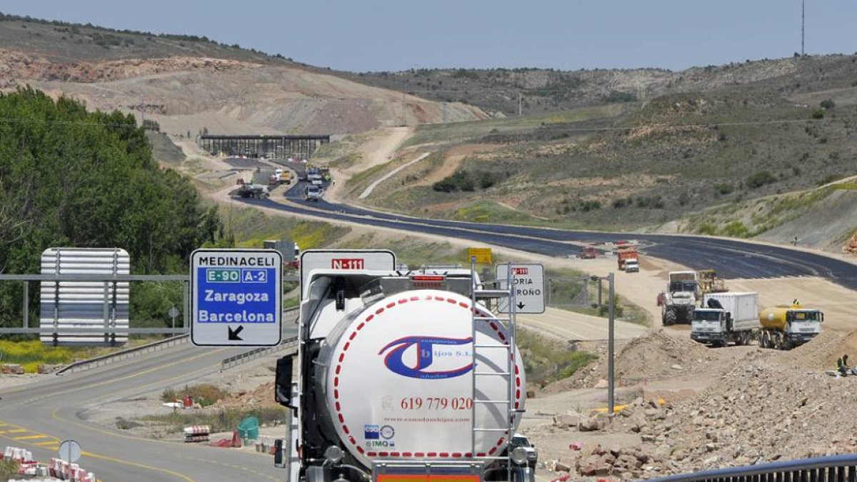 Tramo de la carretera nacional 111 que une Medinaceli con Radona y conecta con Madrid.-VALENTÍN GUISANDE