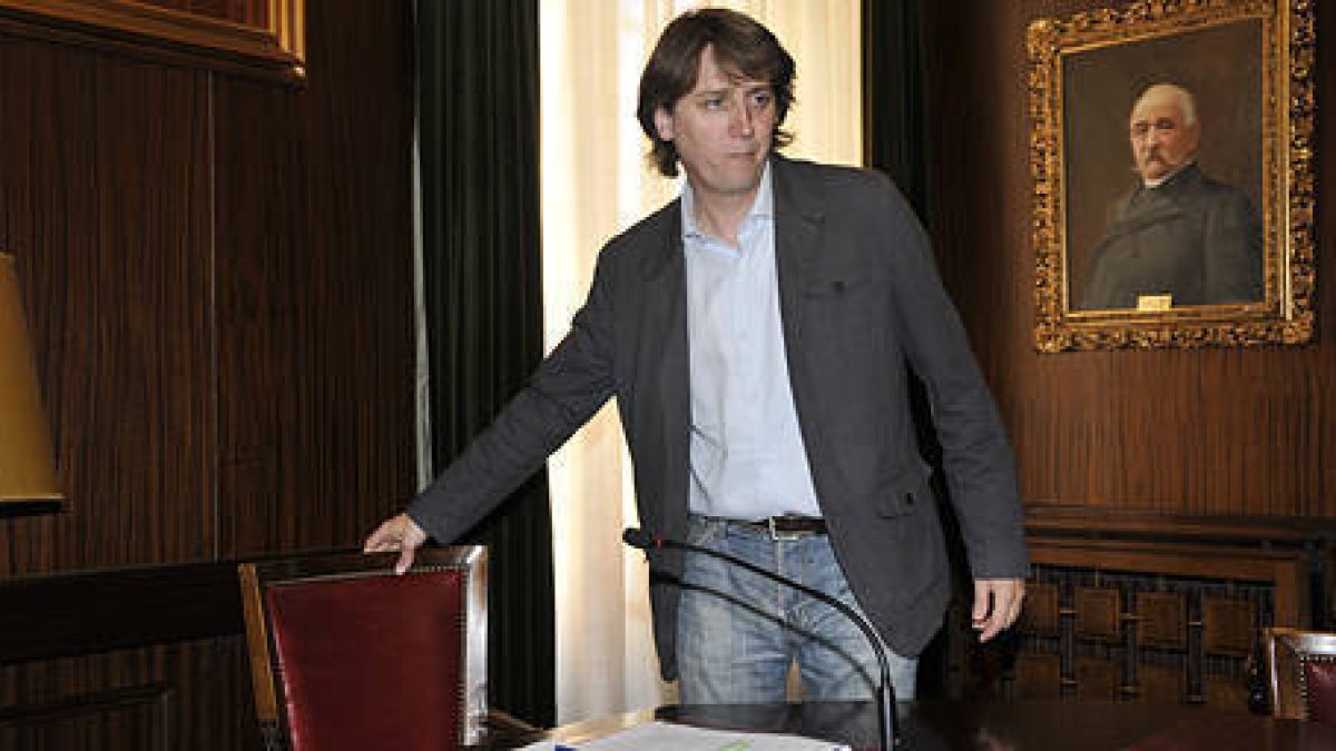 Carlos Martínez Mínguez, hoy, tras la rueda de prensa. VALENTÍN GUISANDE-