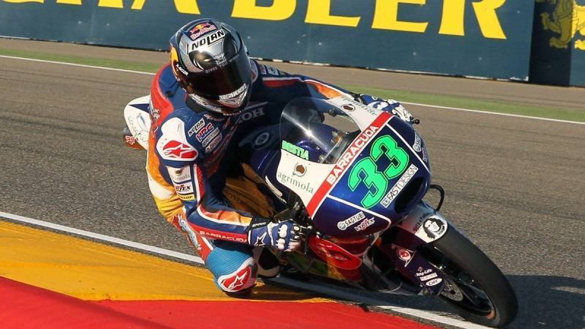 El piloto italiano Enea Bastianini (Gresini Racing Team Moto3) durante la tercera sesión de entrenamientos de Moto3.-EFE