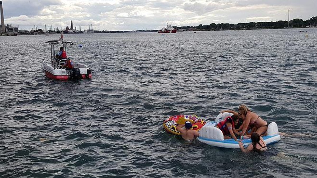 1.500 estadounidenses llegan ilegalmente a Canadá tras una fiesta en el río.-REUTERS