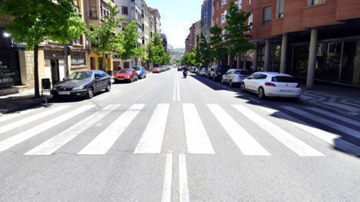 Paso de peatones ubicado en la avenida de Valladolid donde se produjo el atropello mortal. / ÁLVARO MARTÍNEZ-