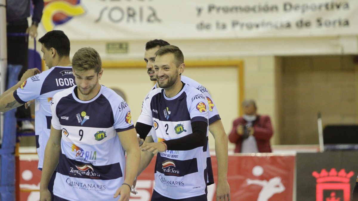 Pepe Villalba y Manu Salvador, dos jugadores que han renovado con el Río Duero Soria. MARIO TEJEDOR