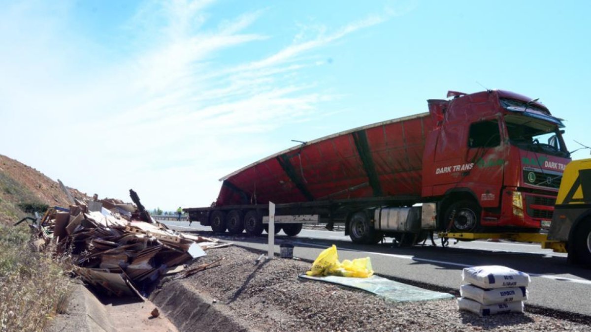 Estado en el que quedó el camión accidentado-A. M.