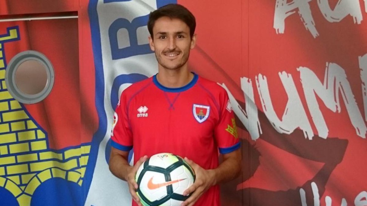 Unai Elgezabal estará de baja durante aproximadamente un mes por lesión muscular.-J.A.U.