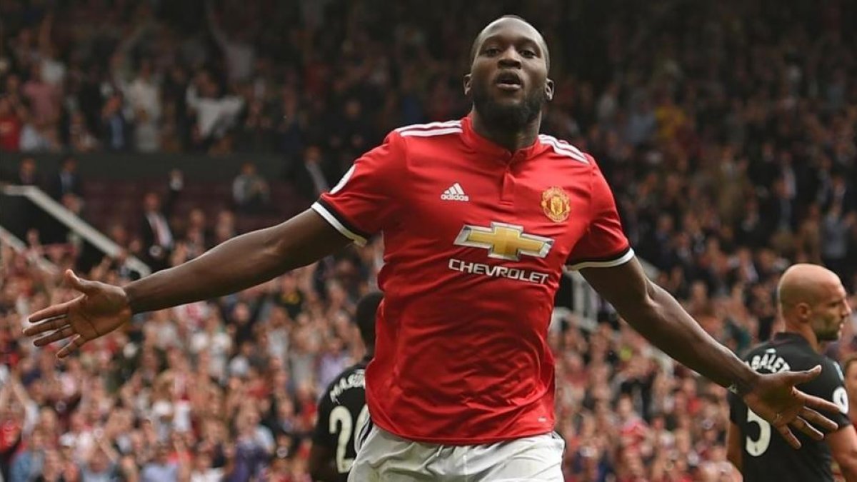 Lukaku celebra su segundo gol en el partido ante el West Ham.-OLI SCARFF
