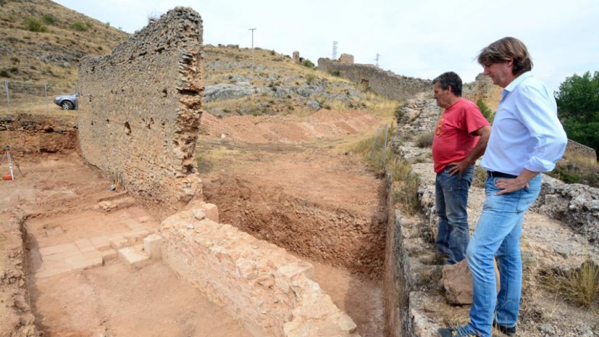 El alcalde visitó ayer la excavación.-Álvaro Martínez
