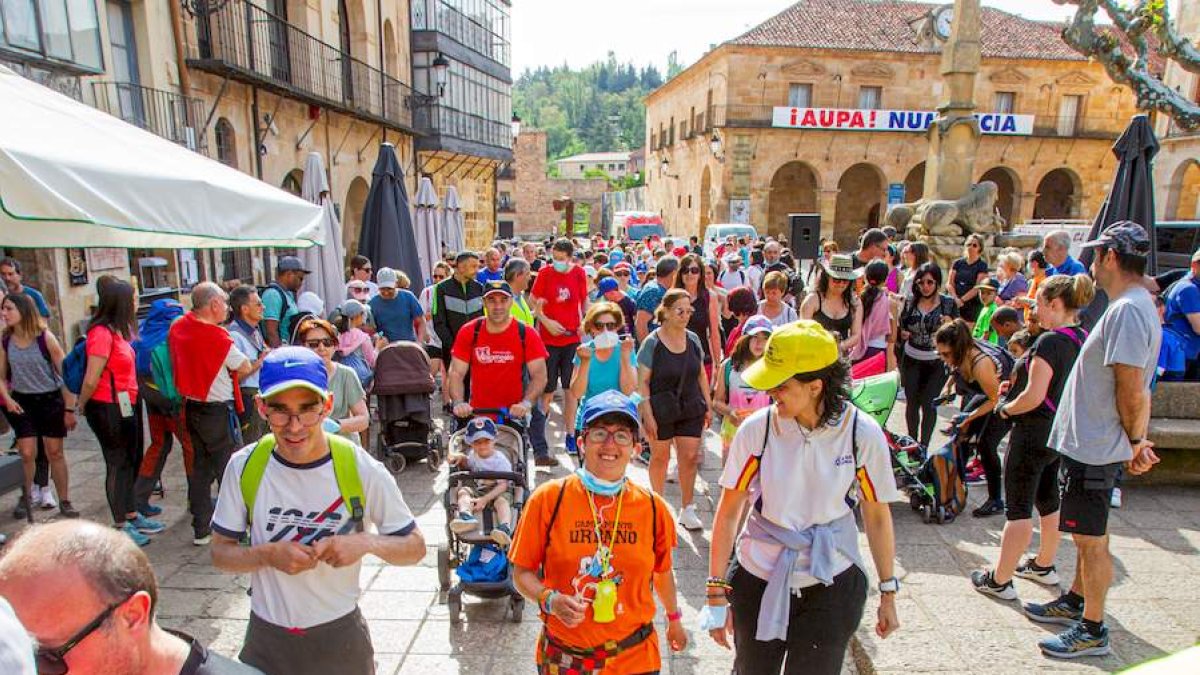 El recorrido comenzó en la plaza Mayor y llegó hasta la casa de autoridades de Valonsadero. MARIO TEJEDOR