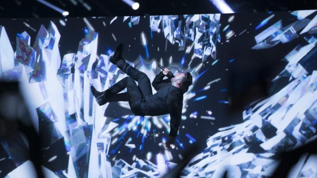 Sergey Lazarev, representante de Rusia en el Festival de Eurovisión, durante su espectacular actuación en las semifinales del certamen en Estocolmo.-ANDRES PUTTING