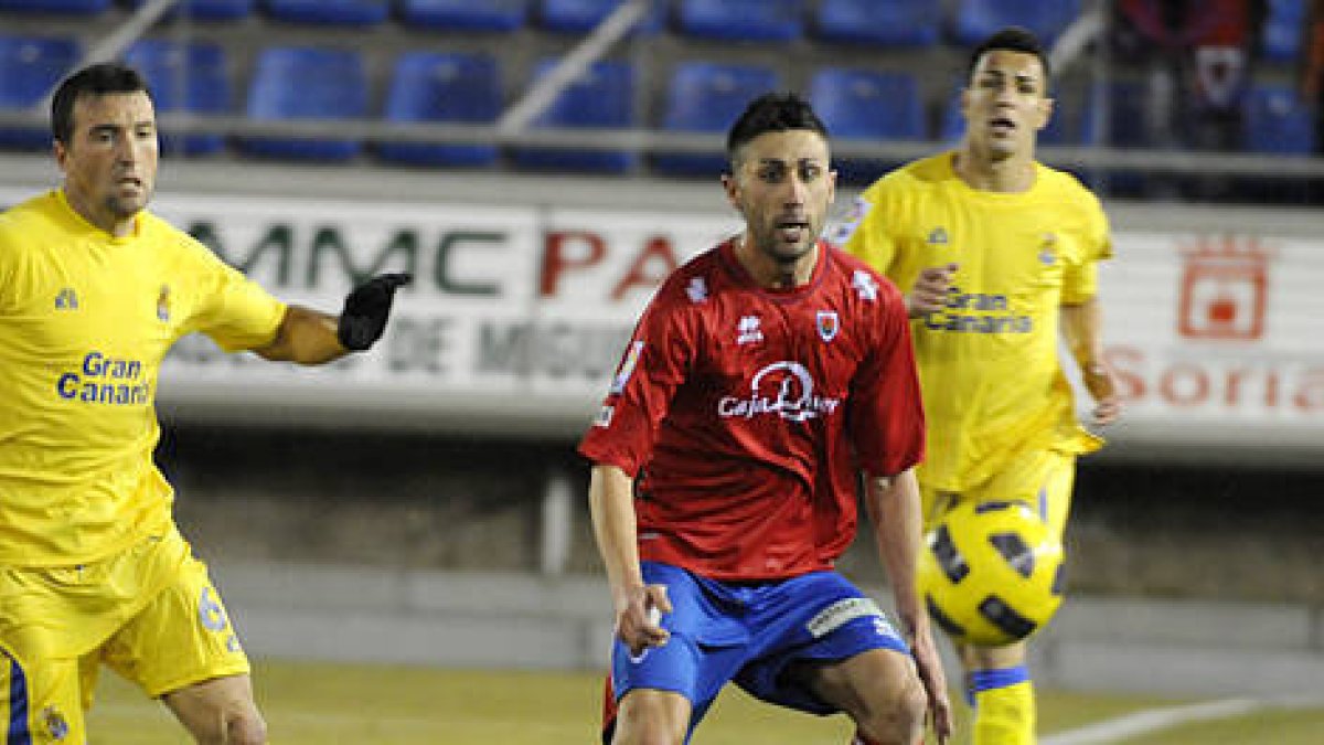 Garmendia en el encuentro del pasado sábado ante Las Palmas. / V. Guisande-