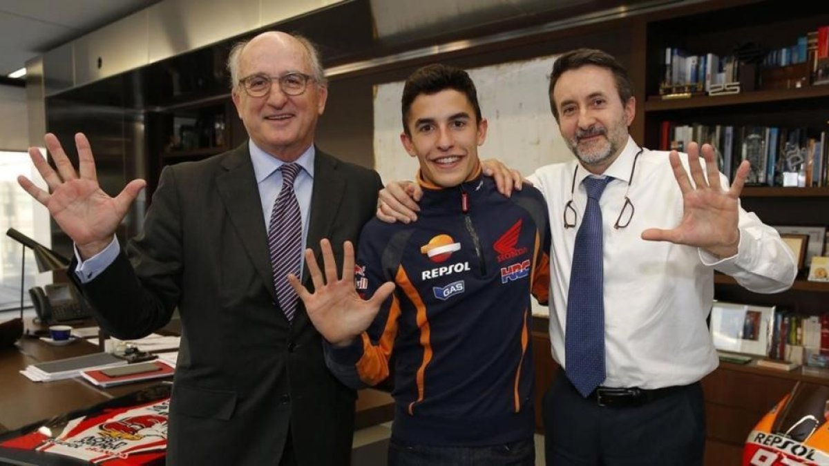 Antonio Brufau, Marc Márquez y Josu Jon Imaz, en Repsol.-REPSOL MEDIA / JAIME OLIVARES