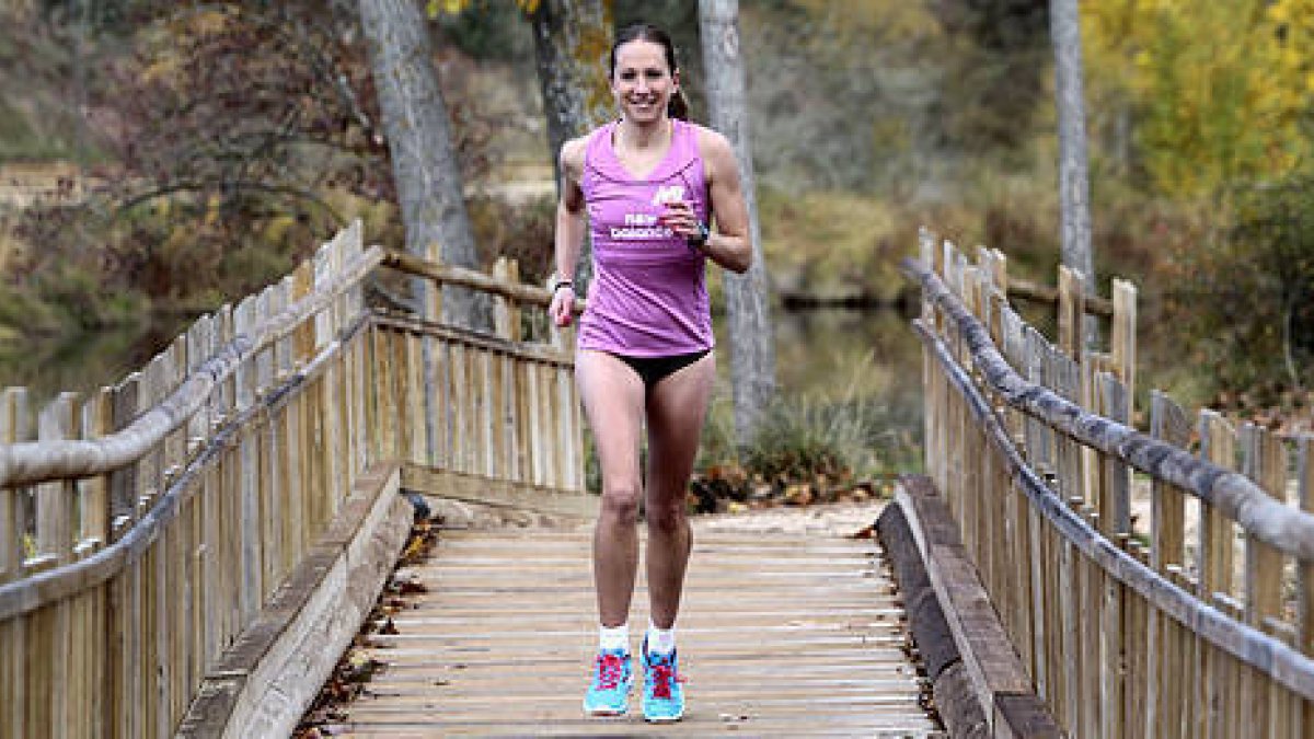 Estela Navascués firma en Sevilla su mejor maratón.-