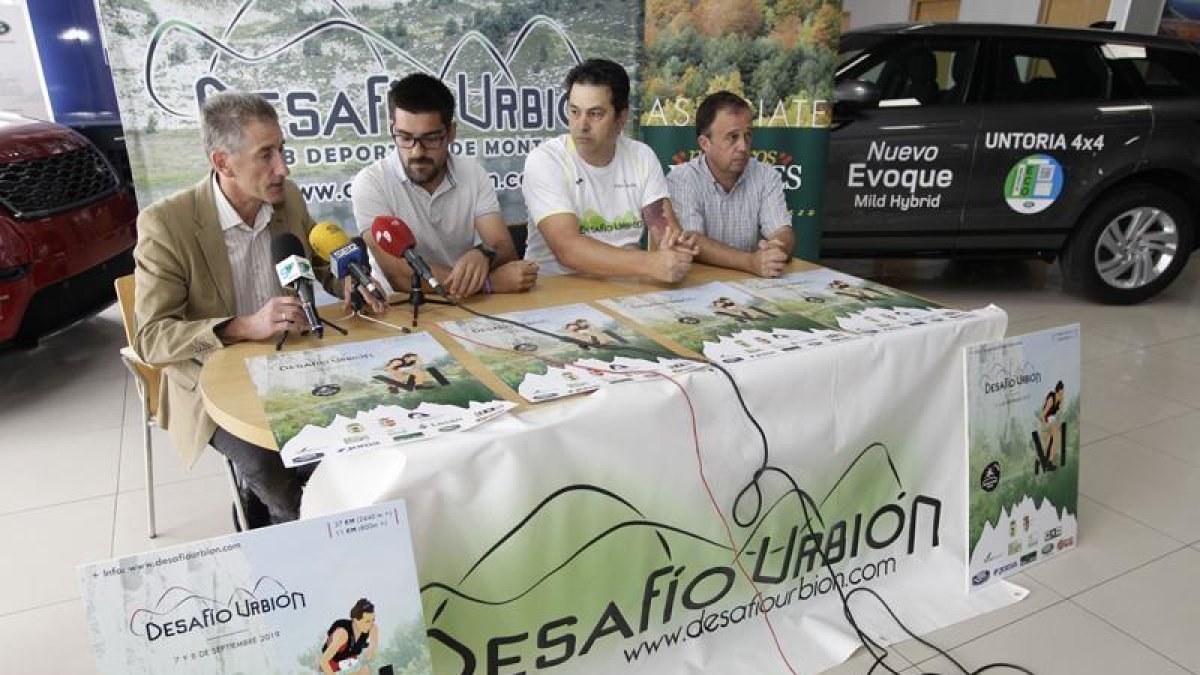 Juan José Lucas, Carlos Llorente, Andrés Cámara y Pedro Medrano, ayer en la presentación.-LUIS ÁNGEL TEJEDOR
