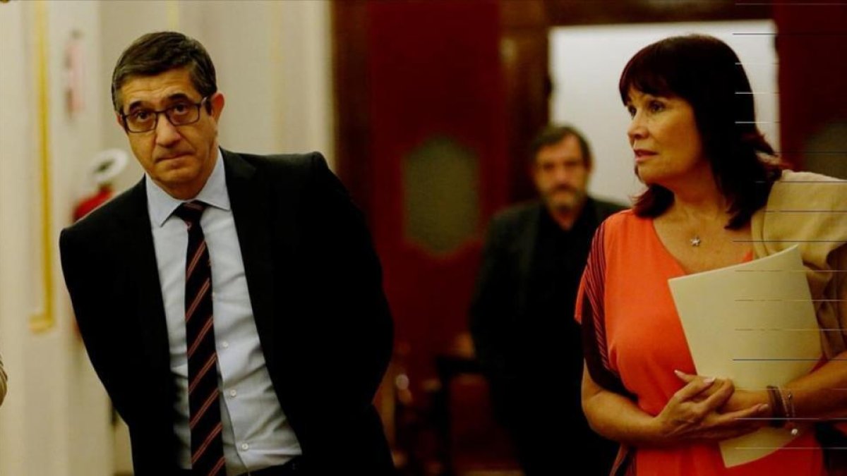 El presidente del Congreso, Patxi López, junto a la vicepresidenta, Micaela Navarro, el pasado 26 de mayo.-JUAN MANUEL PRATS
