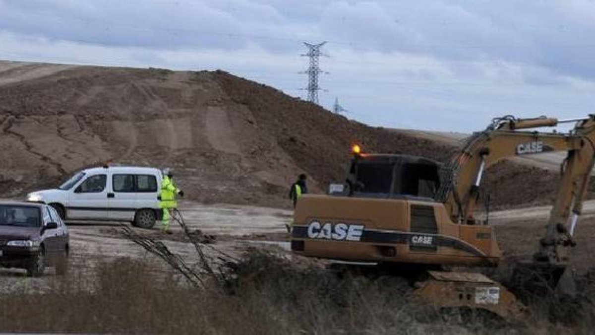 Ultimos ‘coletazos’ de las obras. / VALENTÍN GUISANDE-