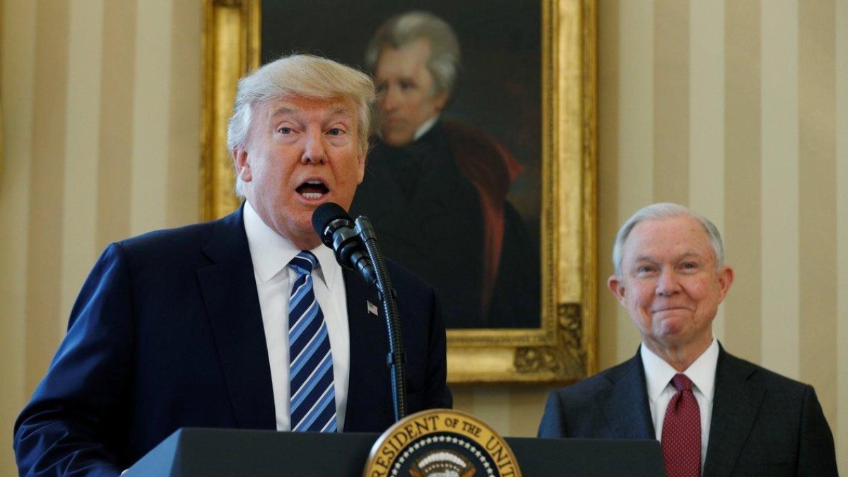 Trump, en la ceremonia de elección de Sessions-