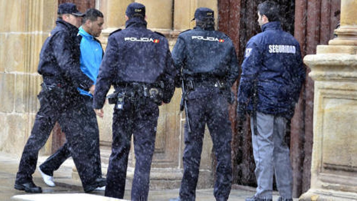 Freiddy Mateo Brito entrando a los juzgados de Soria en febrero. ÁLVARO MARTÍNEZ-