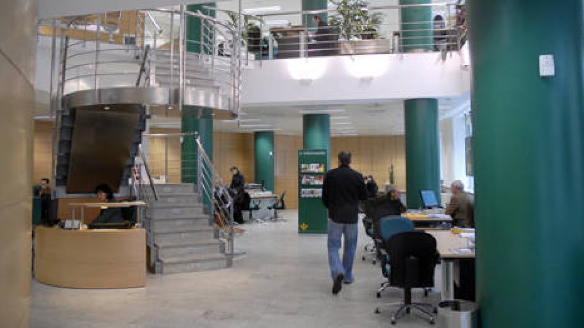 Oficinas de la Caja Rural de Soria. / V. G. -