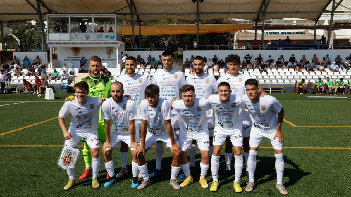El once inicial del Peña Deportiva de la pasada jornada en la victoria contundente ante el Brea. DIARIO DE IBIZA / VICENT MARÍ