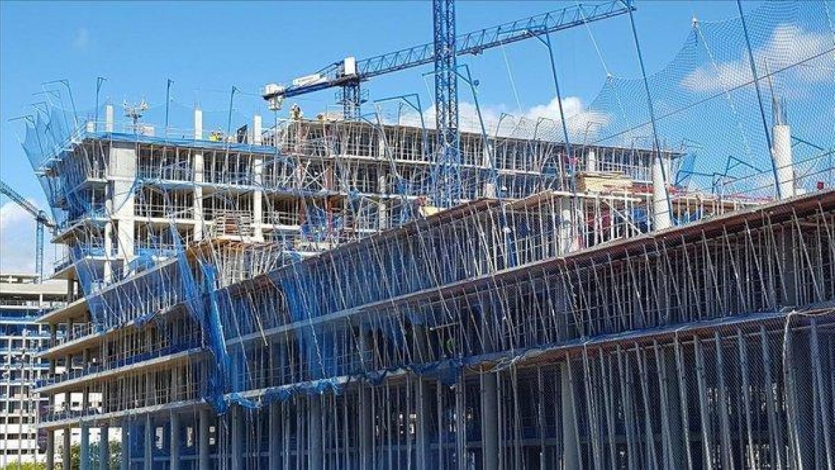 Promoción de viviendas en la franja marítima de Badalona.-