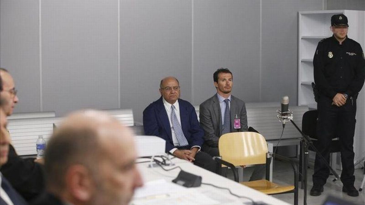 El expresidente de la Confederacion Espanola de Organizaciones Empresariales CEOE, Gerardo Diaz Ferran, ante el juez en la Audiencia Nacional, en enero del 2016.-ZIPI POOL
