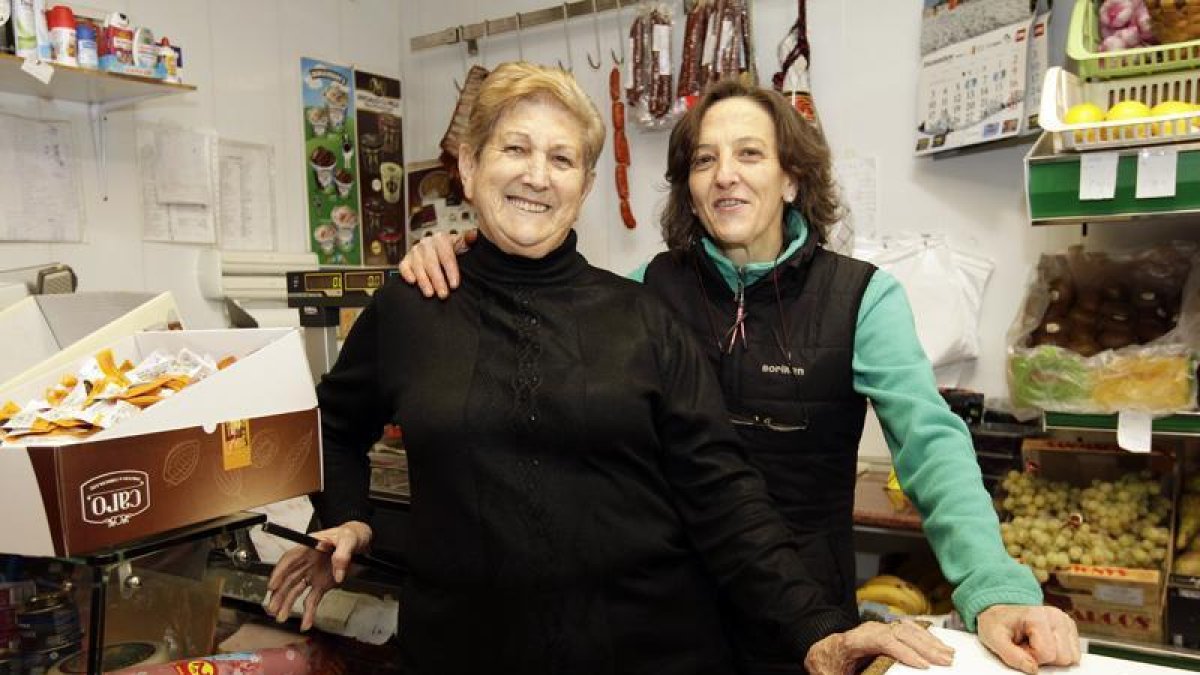 Blanca Rubio, junto con su madre-LUIS ÁNGEL TEJEDOR