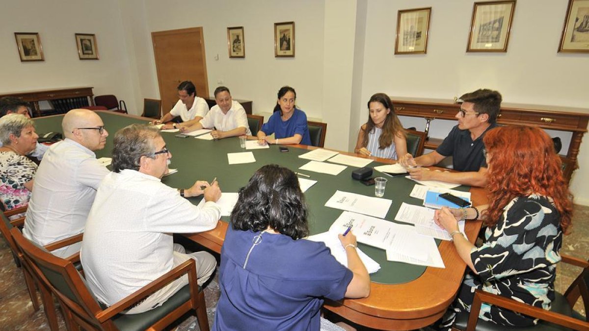Reunión, ayer, del grupo de trabajo del plan de dinamización del comercio.-Valentín Guisande