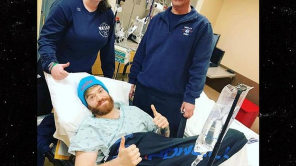 Devin Powell, en el hospital.-TWITTER / TMZ SPORTS