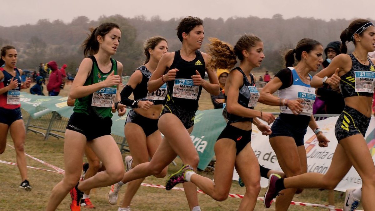 Marta Pérez, una de las protagonsitas de la nueva cartelería del Cross de Soria. HDS