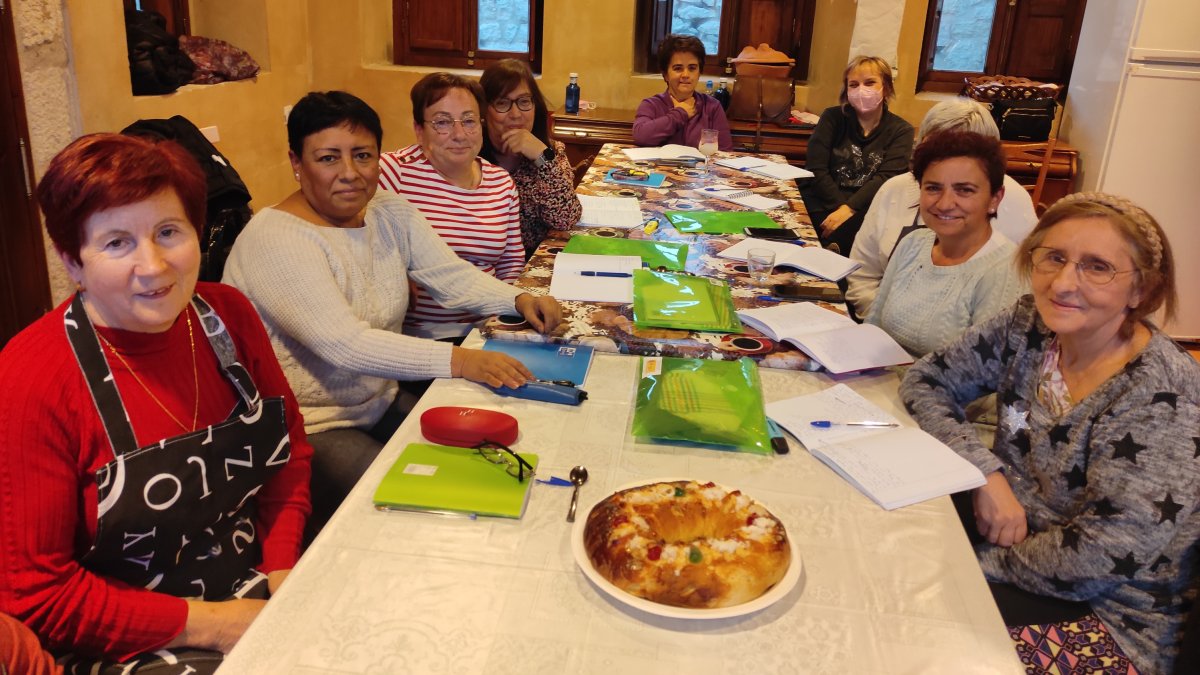 Mujeres de Langa participantes en la iniciativa.-ANA HERNANDO