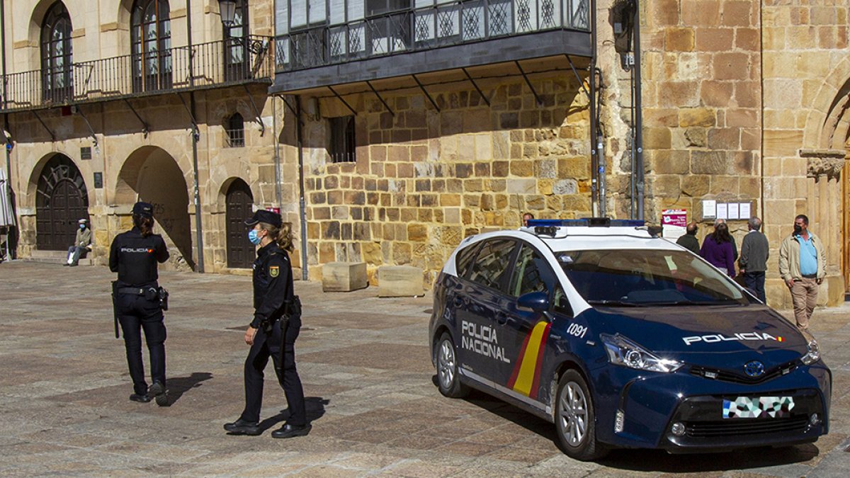 Policía Nacional y Local trabajan coordinados en el Sistema de Seguimiento Integral de los casos. - MARIO TEJEDOR