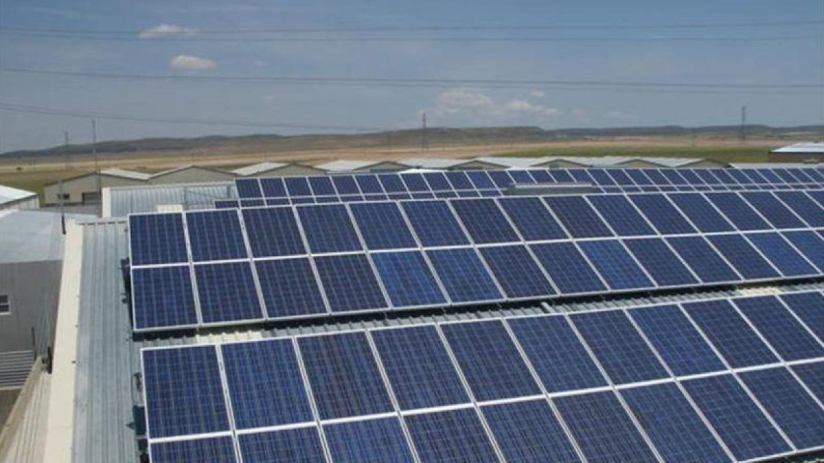 Instalación fotovoltaica en el techo de las instalaciones de Seat en Martorell.-
