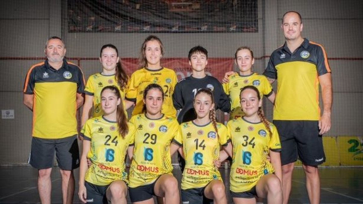 Plantilla del BM Soria femenino que entrena Javi Castillo. HDS