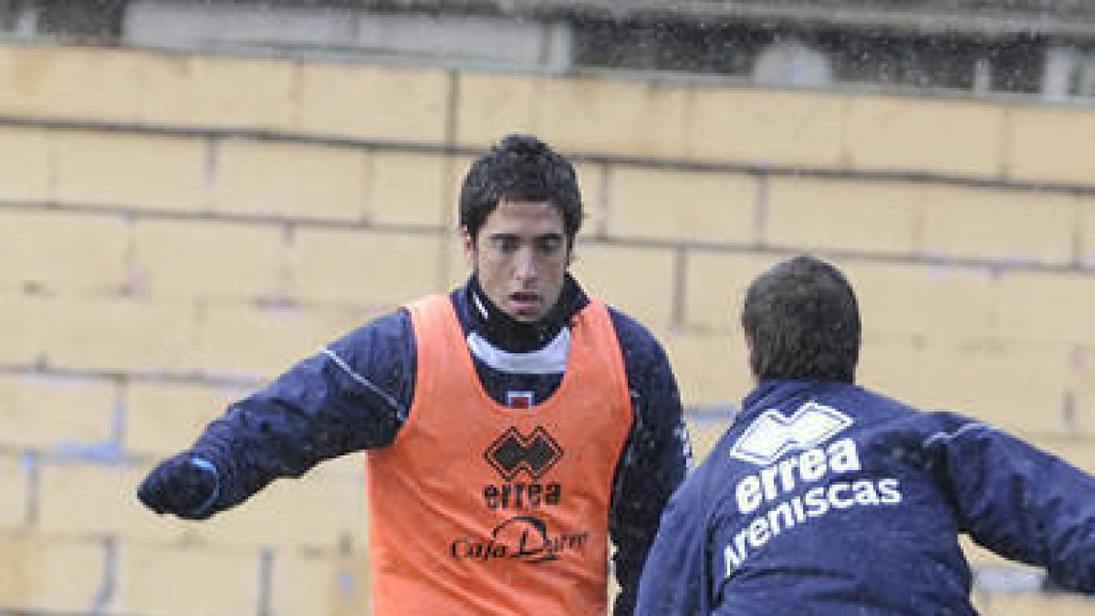 Íñigo Vélez será novedad en el once numantino / V. Guisande-