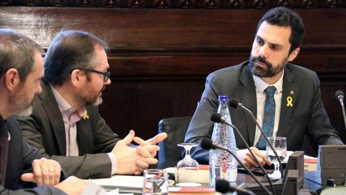 Ferran Torrent, presidente del Parlament, durante la reunión de la Mesa.-/ NURIA JULIÀ (ACN)
