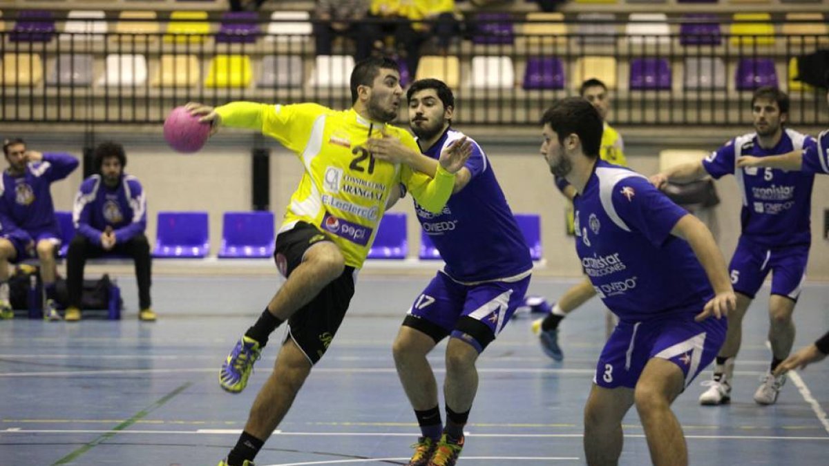 El Aranga BM Soria despide el sábado una temporada que no ha sido fácil.-Diego Mayor