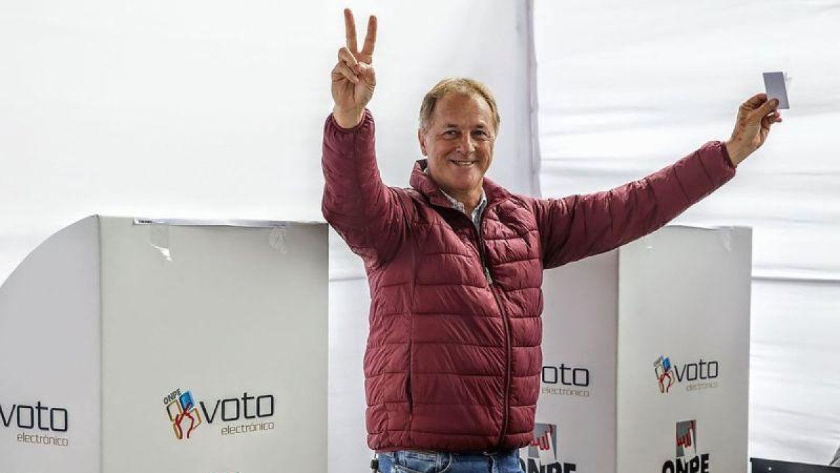 Jorge Muñoz fue elegido alcalde de Lima tras realizarse las elecciones municipales y regionales en Perú.-ANDINA