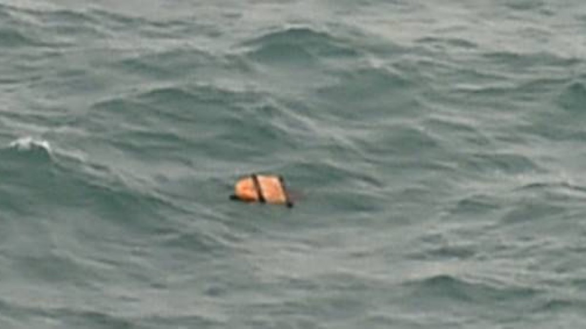 Restos del avión de AirAsia hallados en el mar de Java.-Foto: AFP / BAY ISMOYO