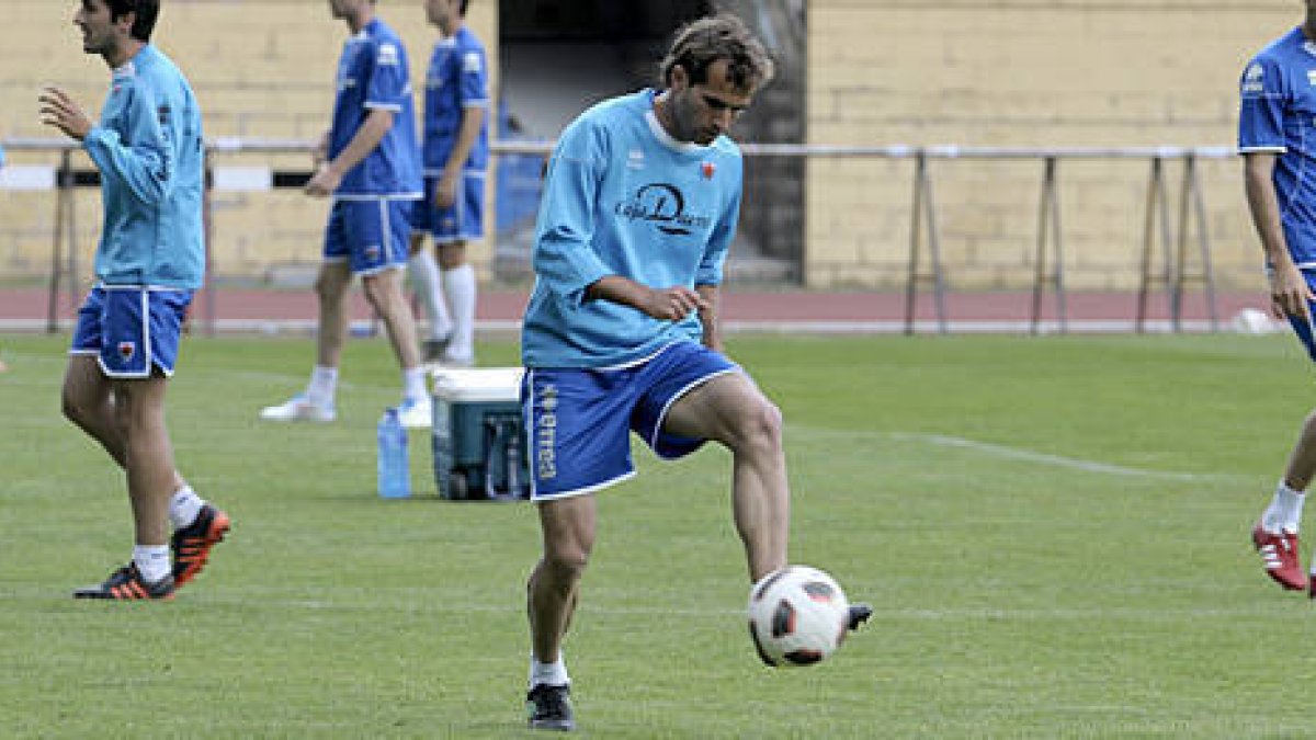 El jugador del Numancia, José Javier Barkero. / ÚRSULA SIERRA-